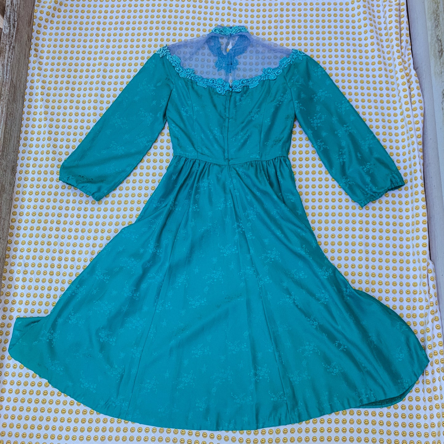 a (midi) dress fit for aquamarine royalty (S / M)