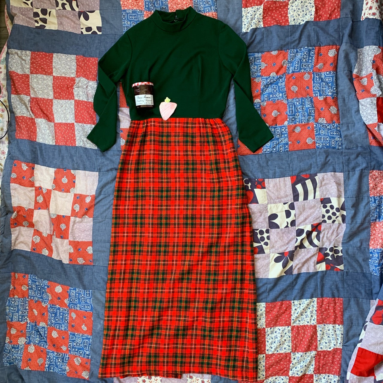 strawberry maxi dress (M)
