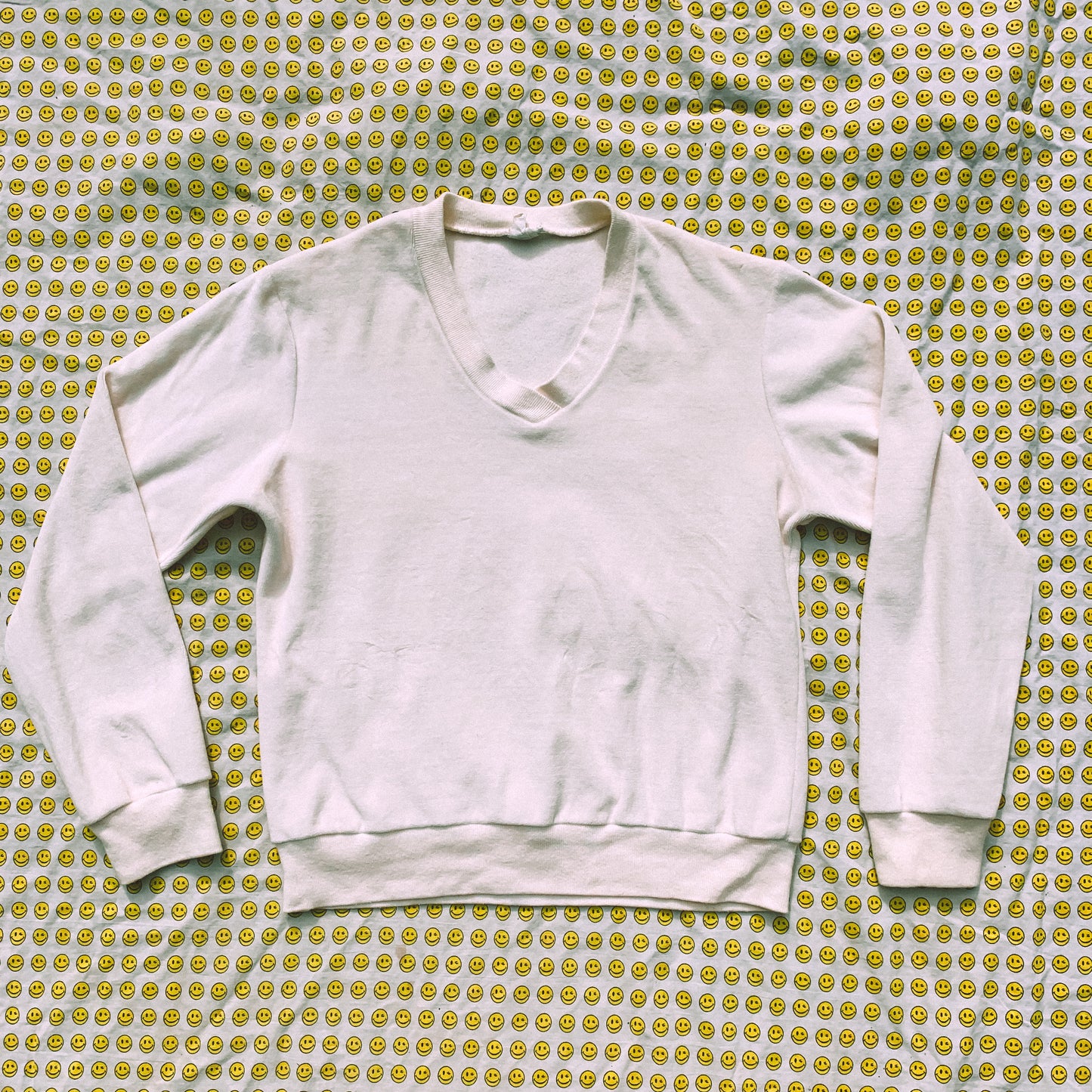 snow angel velour sweatshirt (S/M)